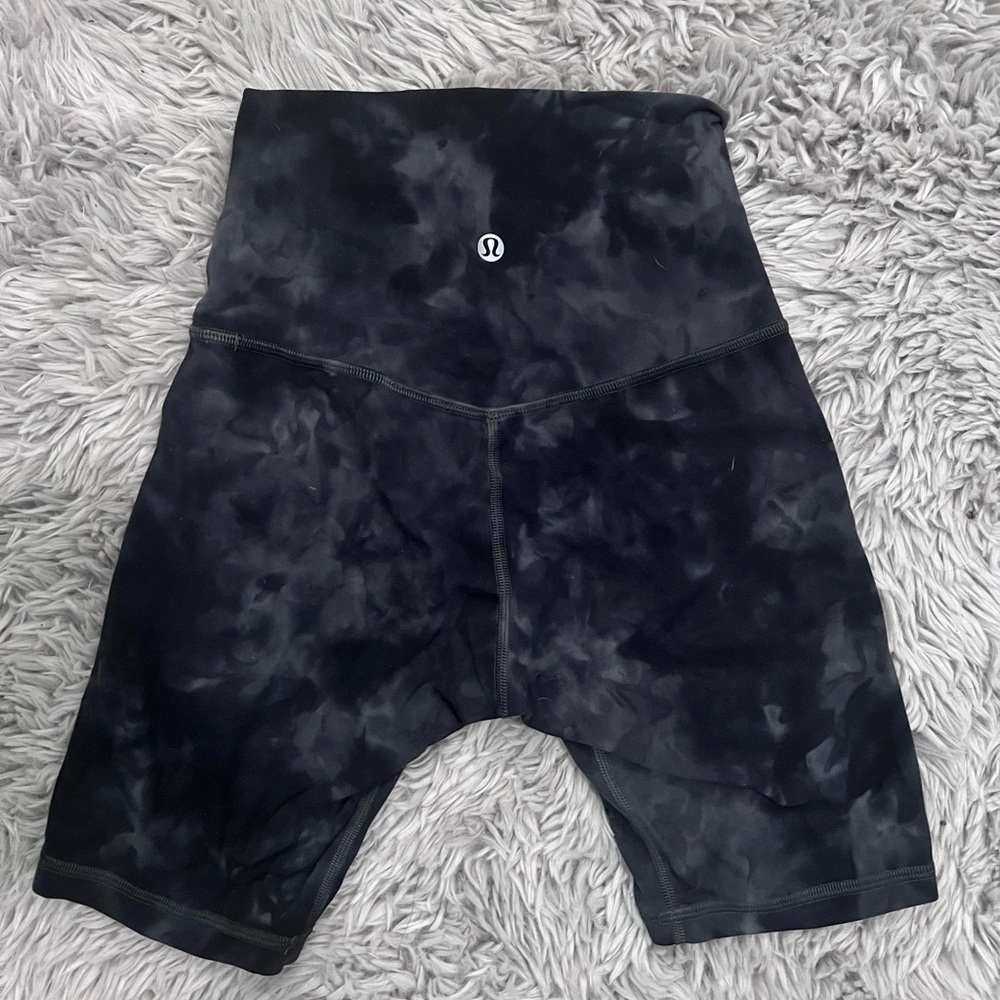 LULULEMON ALIGN™ HIGH-RISE SHORT 8"
Diamond Dye Pitch Grey Graphite